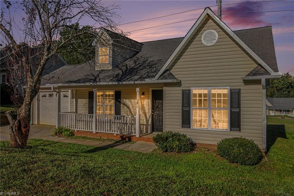 1940 Cedar Ridge Lane, Winston-Salem NC 27127