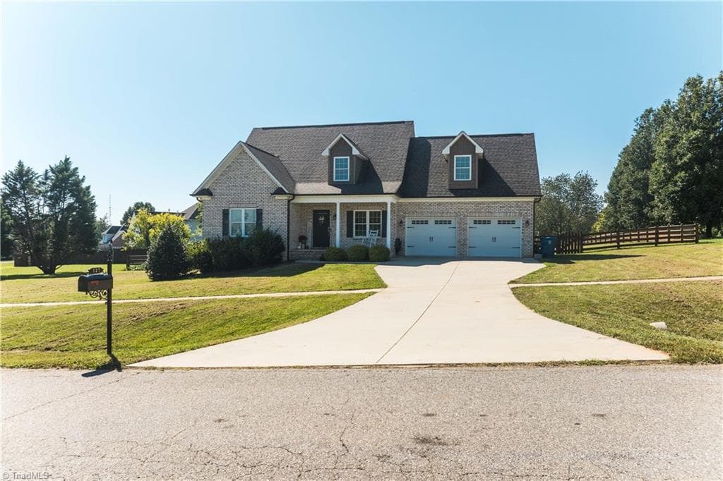 Stick/Site Built at 127 Elberon Court, Mocksville NC 27028, Mocksville, photo 2 of 37
