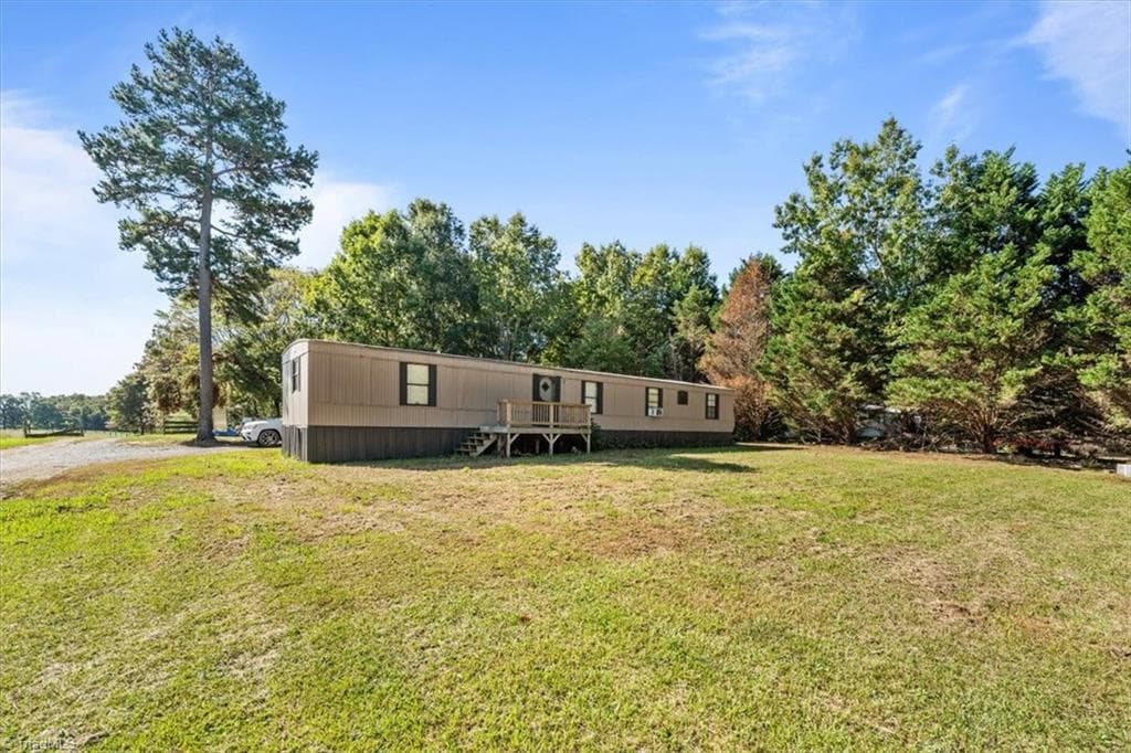 Manufactured Home at 5687 Picketts Mill Road, Seagrove NC 27341, Seagrove, photo 2 of 10