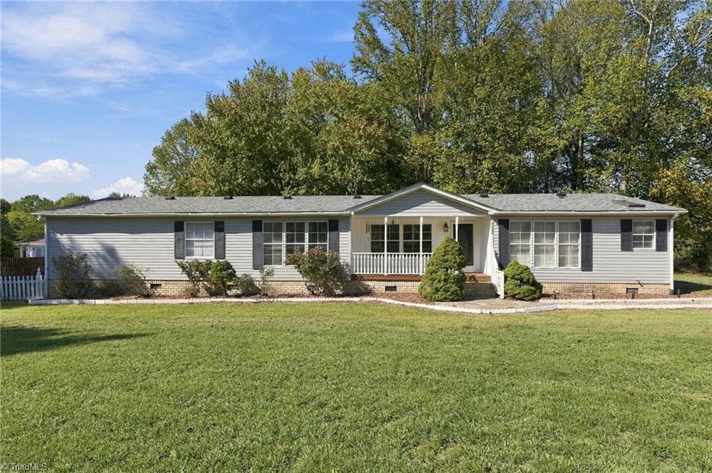 Manufactured Home at 3020 Ellisboro Road, Stokesdale NC 27357, photo 2 of 26