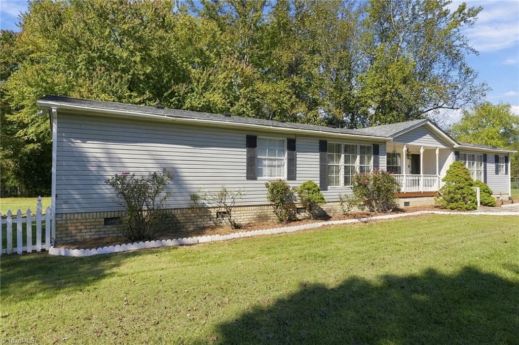 Manufactured Home at 3020 Ellisboro Road, Stokesdale NC 27357, photo 3 of 26