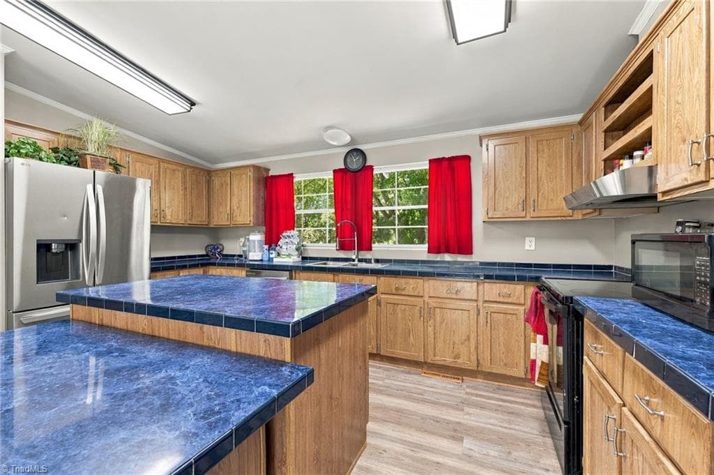 Manufactured Home at 3020 Ellisboro Road, Stokesdale NC 27357, photo 10 of 26