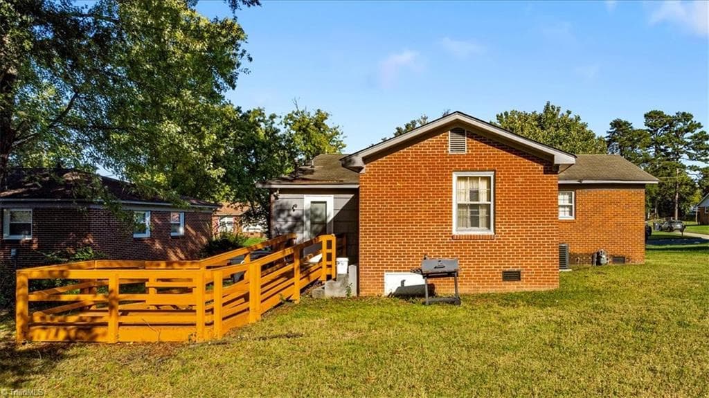Stick/Site Built at 1505 Woodbriar Avenue, Greensboro NC 27405, Greensboro, photo 34 of 35