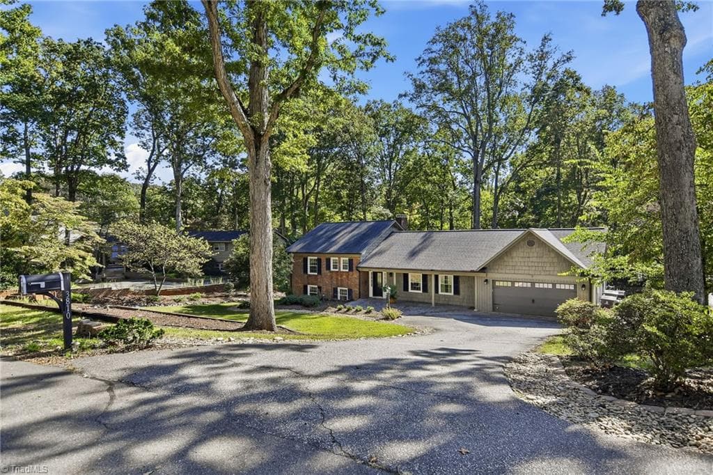 Stick/Site Built at 3810 Northriding Road, Winston-Salem NC 27104, Winston-Salem, photo 2 of 34