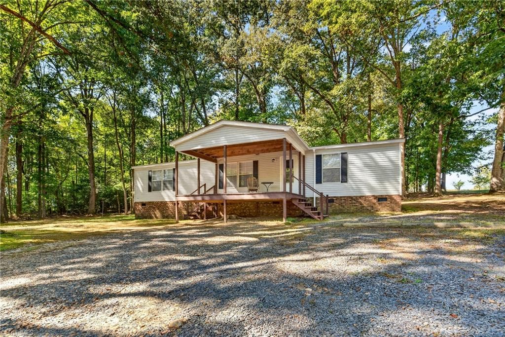 Manufactured Home at 6109 Ferguson Road, Ramseur NC 27316, photo 10 of 50