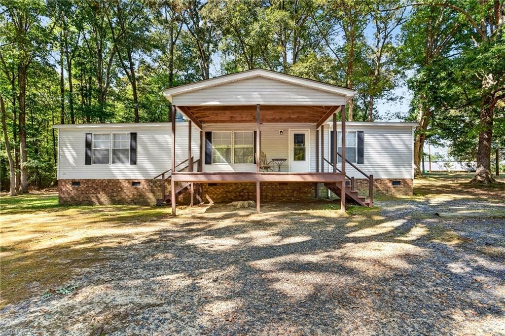 Manufactured Home at 6109 Ferguson Road, Ramseur NC 27316, photo 11 of 50