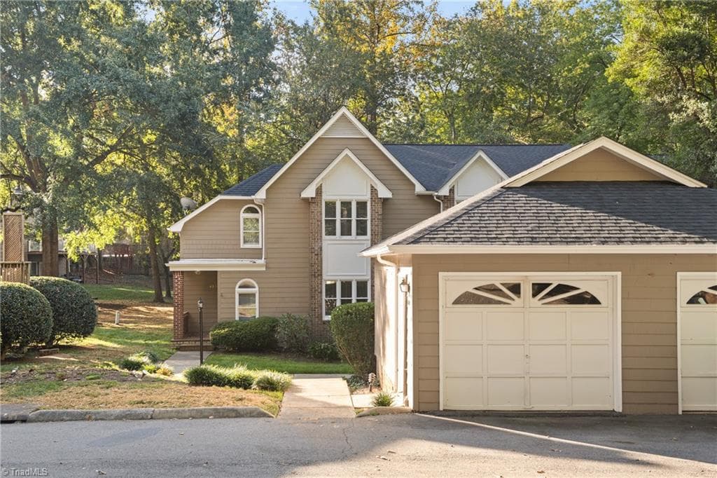 Stick/Site Built at 4564 Fernhaven Circle, Winston-Salem NC 27104, Winston-Salem, photo 2 of 44