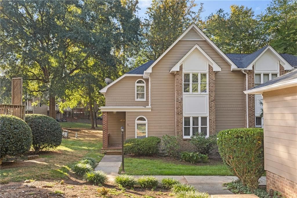 Stick/Site Built at 4564 Fernhaven Circle, Winston-Salem NC 27104, Winston-Salem, photo 3 of 44