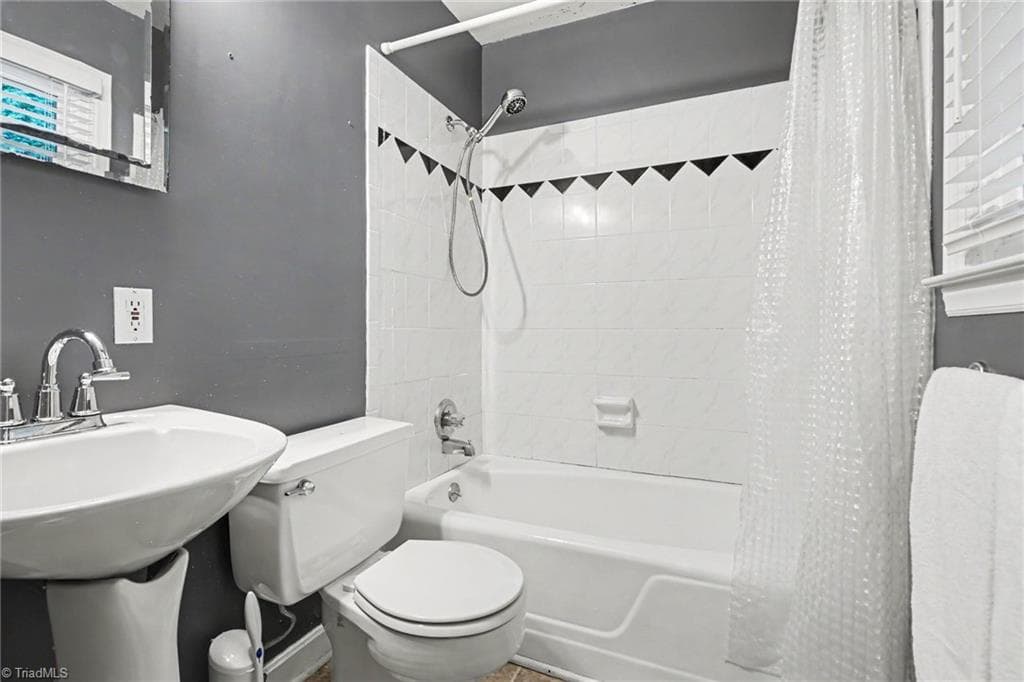 Stick/Site Built at 2336 Kaywood Lane, Winston-Salem NC 27103, photo 14 of 28