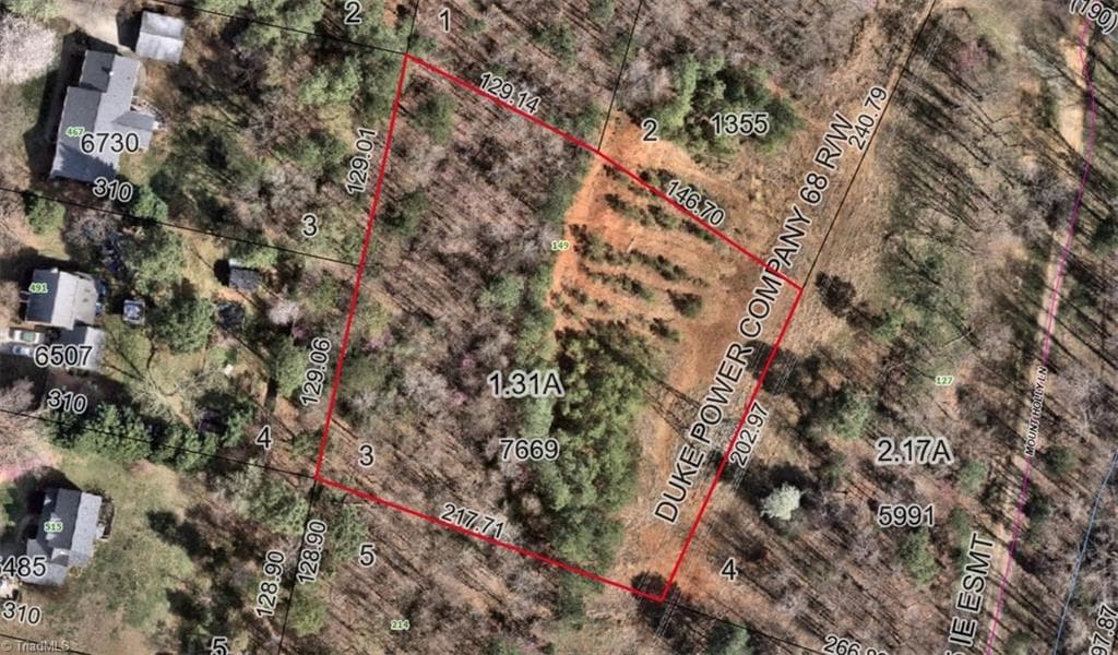 Single Family Residence at 149 E Hunting Ridge Drive, Thomasville NC 27360, Thomasville, photo 2 of 2
