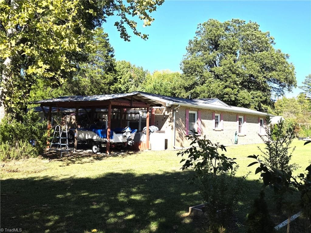 Stick/Site Built at 119 Ridgeway Road, Thomasville NC 27360, Thomasville, photo 4 of 33
