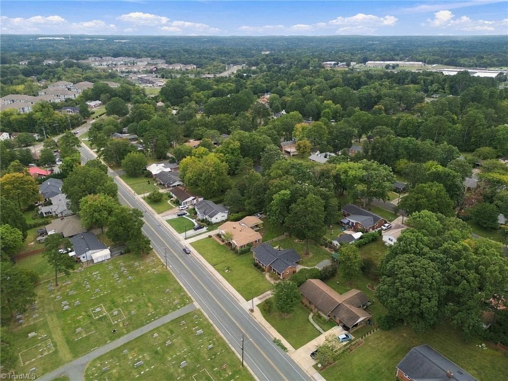 Stick/Site Built at 517 Pine Street, Graham NC 27253, photo 10 of 36