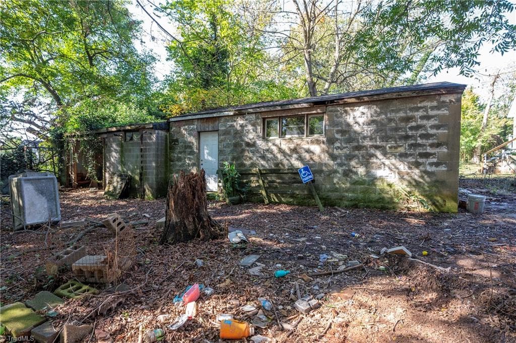 Stick/Site Built at 1610 NE 22nd Street, Winston-Salem NC 27105, Winston-Salem, photo 16 of 22