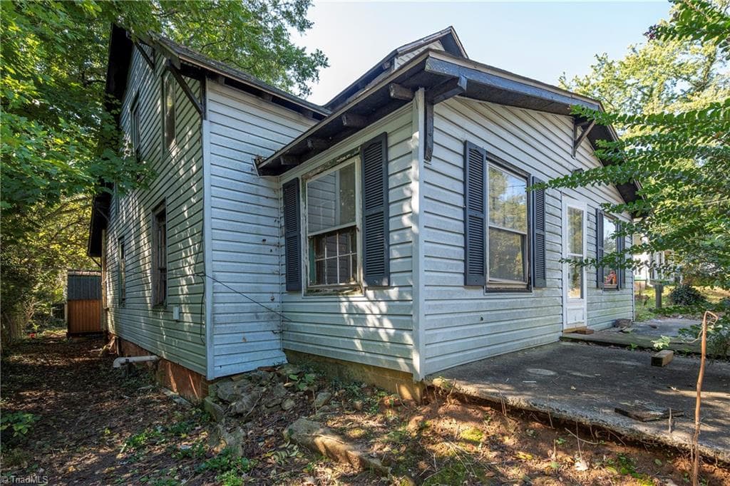 Stick/Site Built at 1610 NE 22nd Street, Winston-Salem NC 27105, Winston-Salem, photo 7 of 22