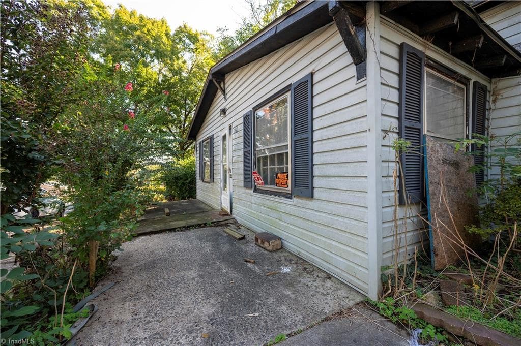 Stick/Site Built at 1610 NE 22nd Street, Winston-Salem NC 27105, Winston-Salem, photo 20 of 22