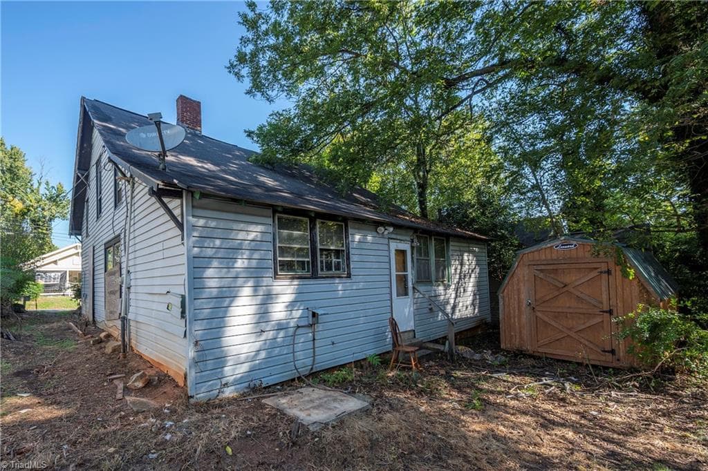 Stick/Site Built at 1610 NE 22nd Street, Winston-Salem NC 27105, Winston-Salem, photo 9 of 22
