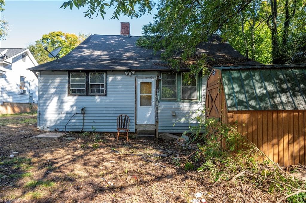 Stick/Site Built at 1610 NE 22nd Street, Winston-Salem NC 27105, Winston-Salem, photo 10 of 22