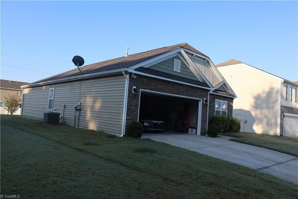 Stick/Site Built at 9032 Harwood Knoll Drive, Charlotte NC 28214, photo 2 of 20