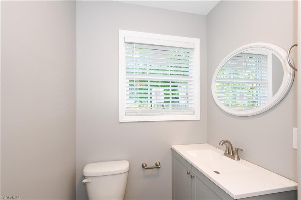 Stick/Site Built at 2205 Gable Way, High Point NC 27262, High Point, photo 22 of 28
