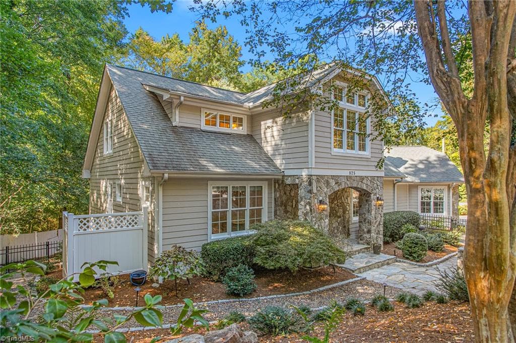 825 E Franklin Street, Chapel Hill NC 27514