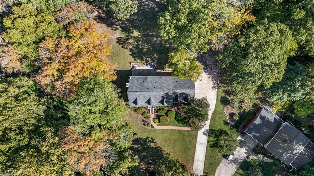 Stick/Site Built at 802 Kingston Drive, High Point NC 27262, photo 6 of 49