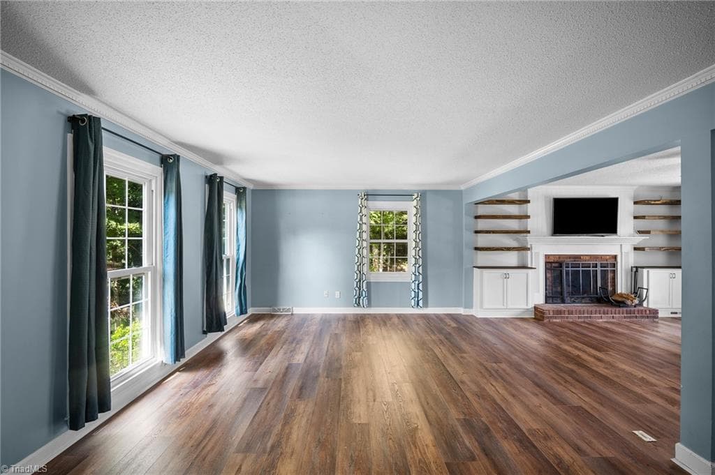 Stick/Site Built at 802 Kingston Drive, High Point NC 27262, photo 16 of 49