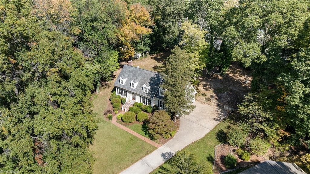 Stick/Site Built at 802 Kingston Drive, High Point NC 27262, photo 12 of 49
