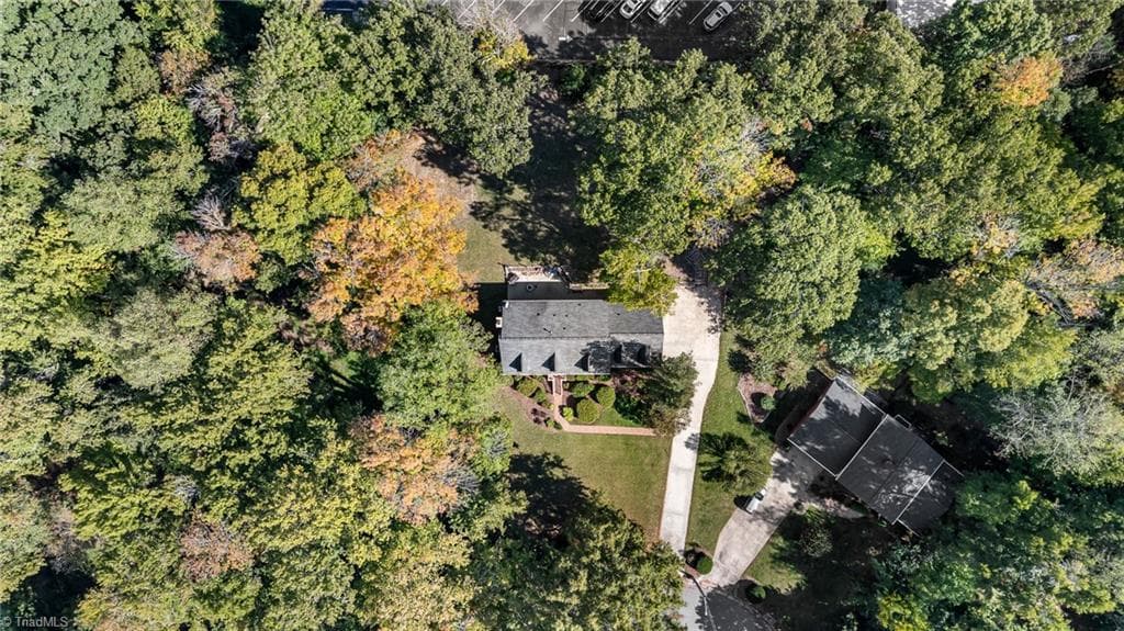Stick/Site Built at 802 Kingston Drive, High Point NC 27262, photo 7 of 49