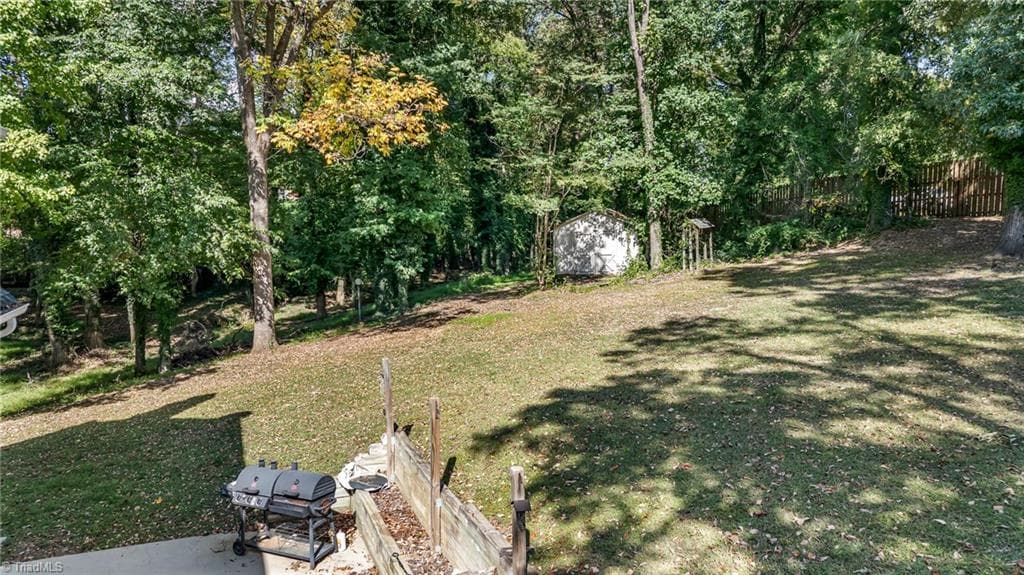 Stick/Site Built at 802 Kingston Drive, High Point NC 27262, photo 8 of 49