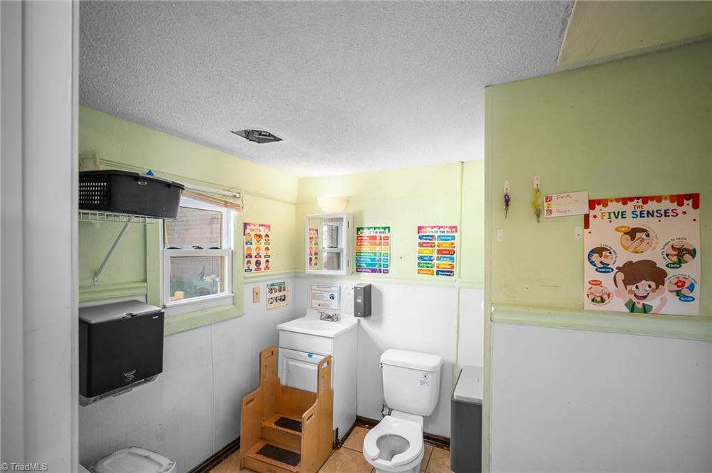 Office at 305 State Street, Lexington NC 27292, photo 11 of 28