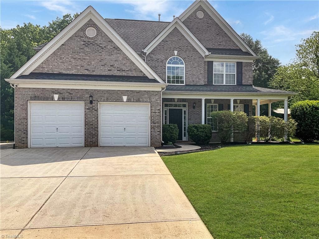 107 Autumn Frost Avenue, Statesville NC 28677