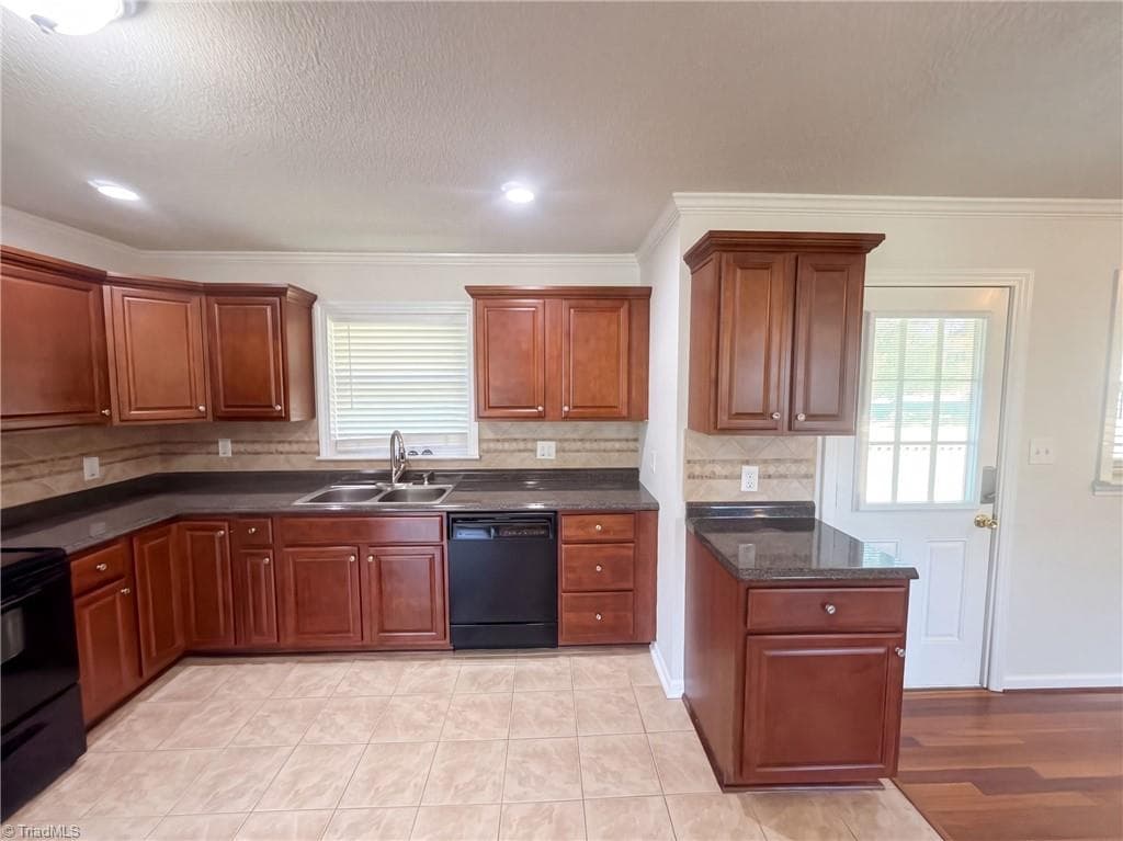 Stick/Site Built at 637 Williamsdale Road, Graham NC 27253, Graham, photo 7 of 24