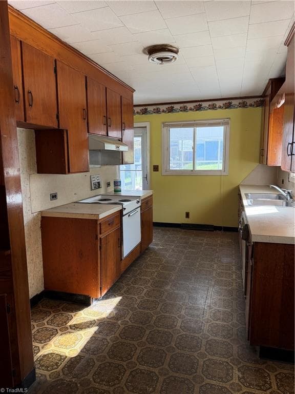 Stick/Site Built at 1811 Gwyn Street, Mount Airy NC 27030, photo 13 of 30
