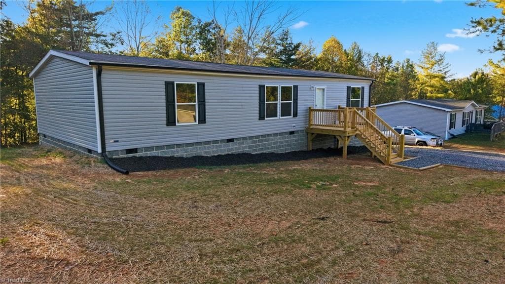 Manufactured Home at 4277 Chinquapin Circle, Lenoir NC 28645, photo 37 of 39