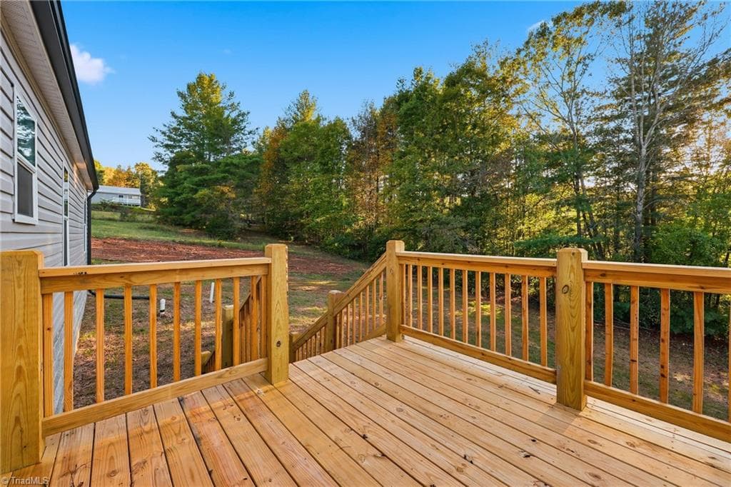 Manufactured Home at 4277 Chinquapin Circle, Lenoir NC 28645, photo 31 of 39