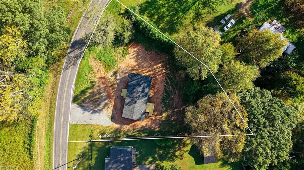 Manufactured Home at 2485 Piney Road, Morganton NC 28655, photo 43 of 44