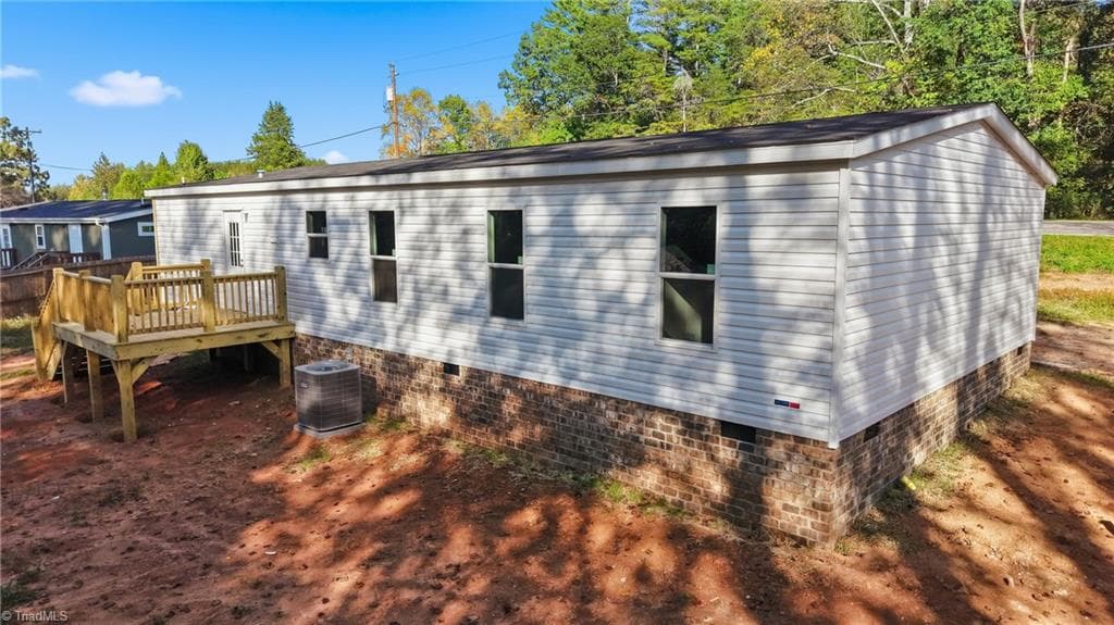 Manufactured Home at 2485 Piney Road, Morganton NC 28655, photo 7 of 44
