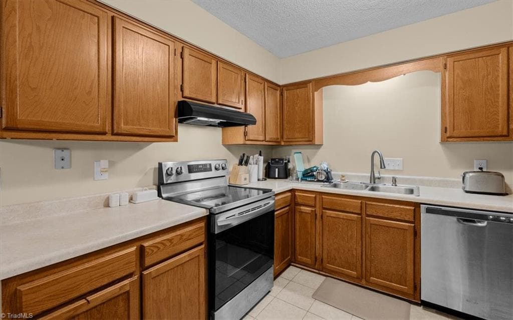 Stick/Site Built at 4109 Trappers Run Court, High Point NC 27265, photo 12 of 44