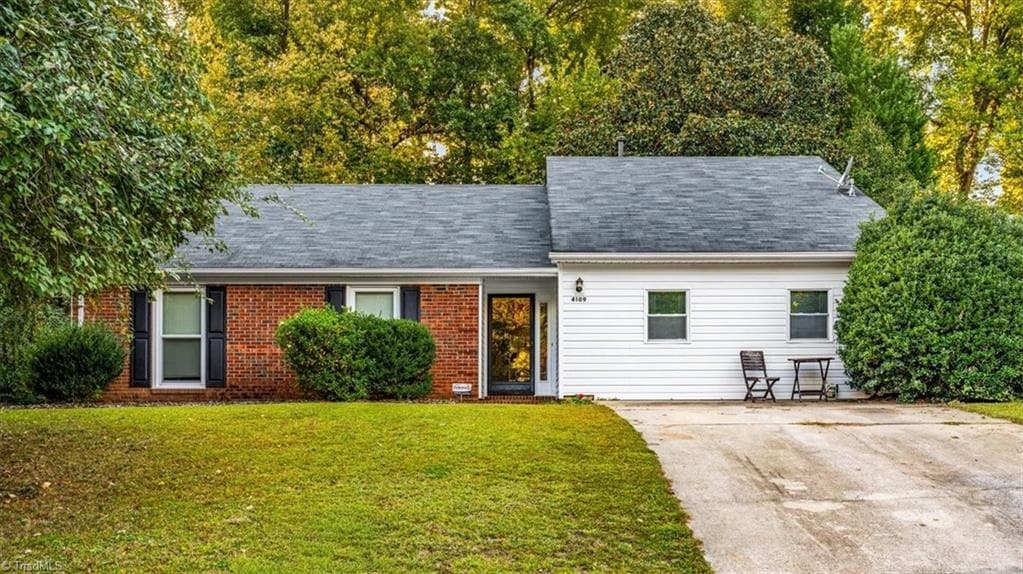 4109 Trappers Run Court, High Point NC 27265