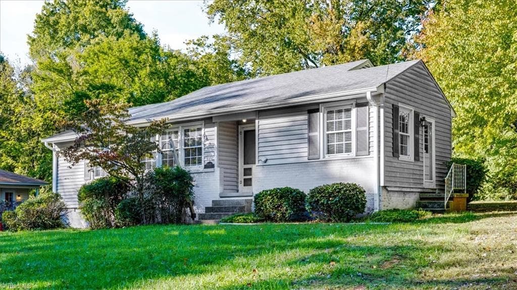 Stick/Site Built at 3405 Canterbury Street, Greensboro NC 27408, photo 2 of 18