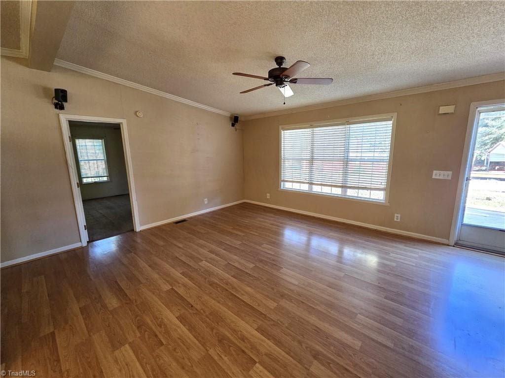 Manufactured Home at 1025 Cyndi Jo Lane, King NC 27021, photo 2 of 14