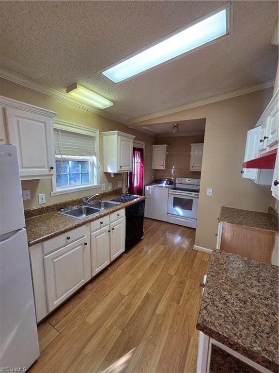 Manufactured Home at 1025 Cyndi Jo Lane, King NC 27021, photo 6 of 14