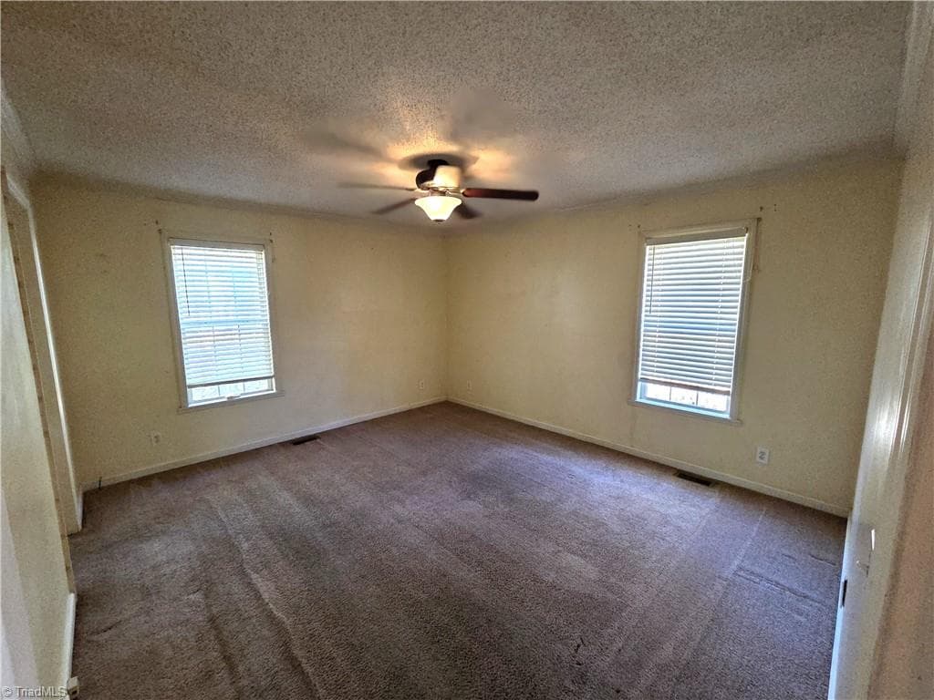 Manufactured Home at 1025 Cyndi Jo Lane, King NC 27021, photo 5 of 14