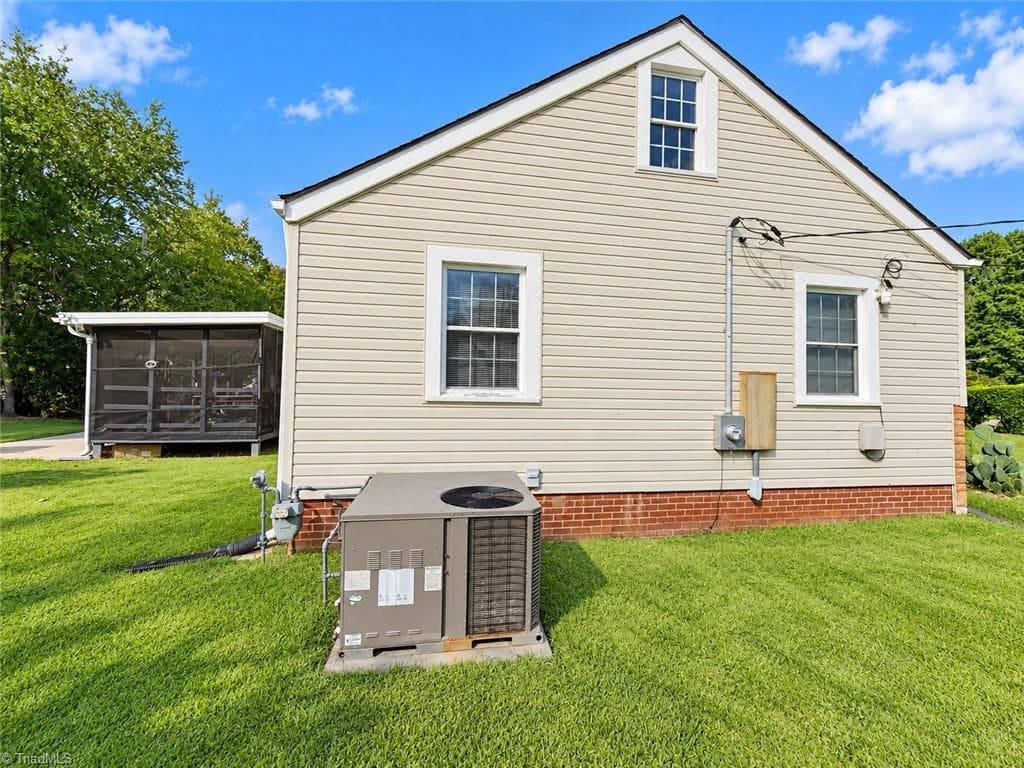 Stick/Site Built at 810 Mark Street, High Point NC 27260, High Point, photo 9 of 38