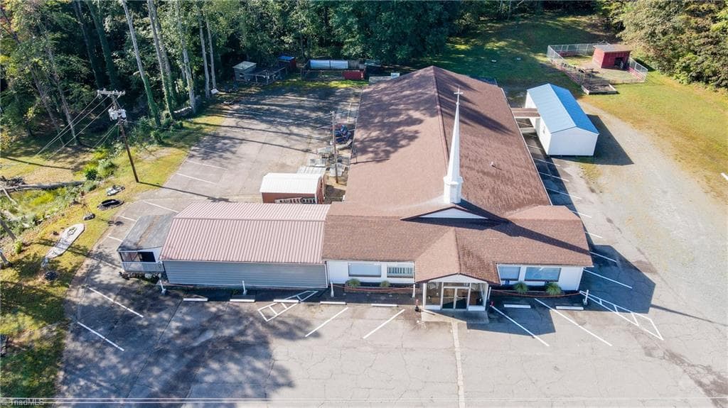 Stick/Site Built at 8782 Nc Highway 14, Eden NC 27288, photo 4 of 46