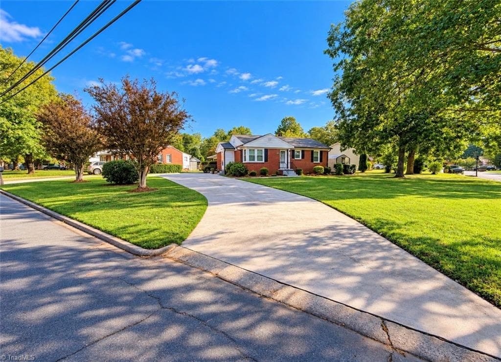 Stick/Site Built at 301 Hillside Drive, Lexington NC 27295, photo 6 of 24