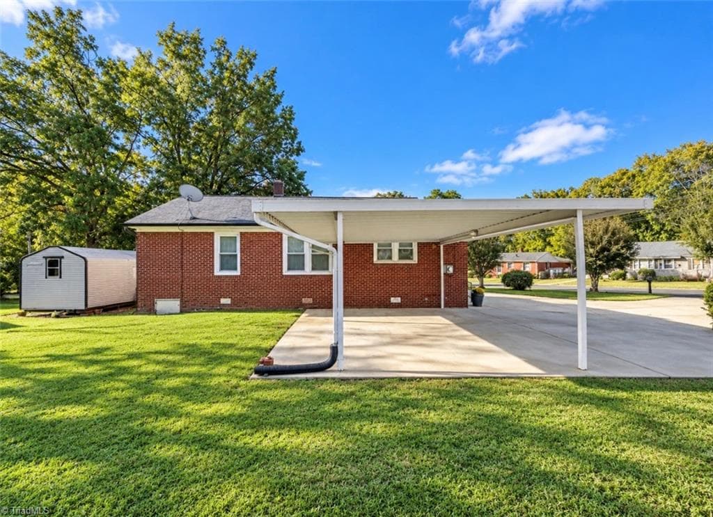 Stick/Site Built at 301 Hillside Drive, Lexington NC 27295, photo 7 of 24