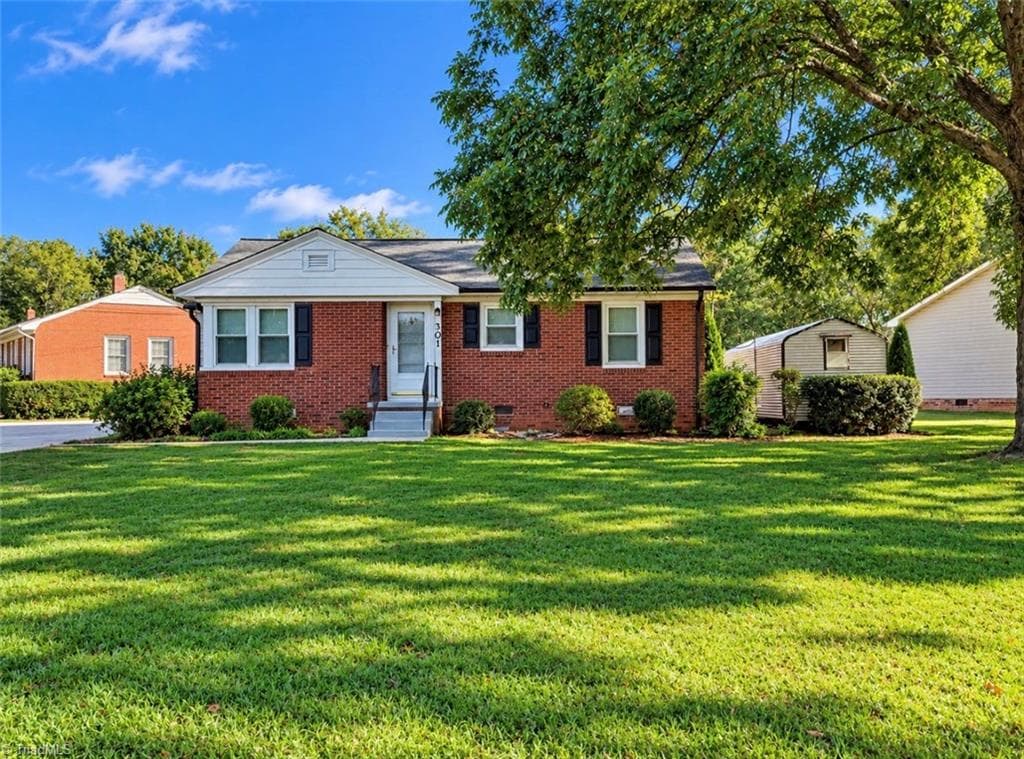 Stick/Site Built at 301 Hillside Drive, Lexington NC 27295, photo 5 of 24