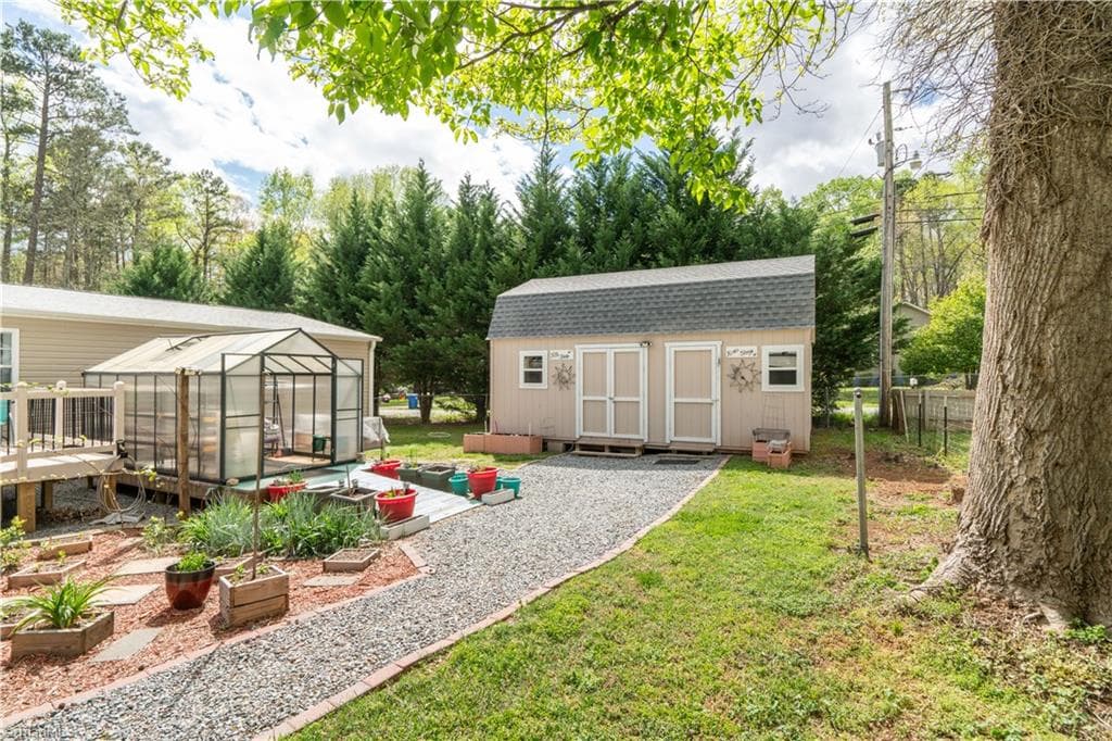 Manufactured Home at 1007 High Rock Shores Drive, Lexington NC 27292, photo 41 of 41