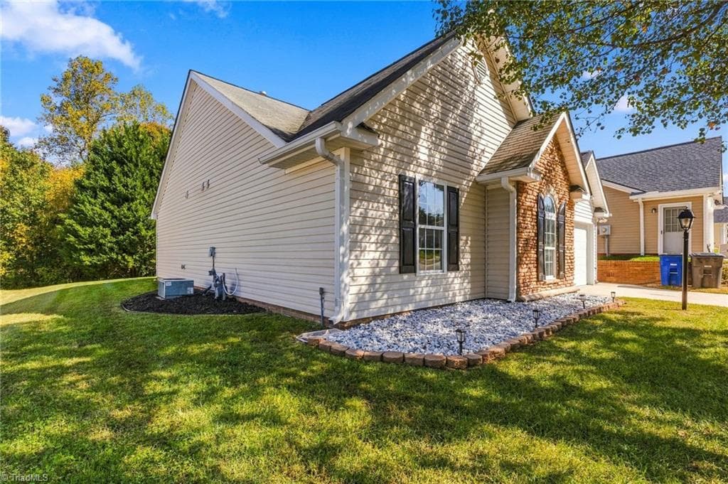 Stick/Site Built at 2579 Mid Salem Drive, Winston-Salem NC 27103, photo 4 of 32
